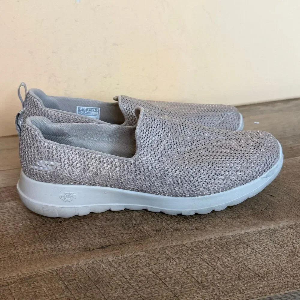 Skechers Women's GO WALK Joy slip-on sneakers size 9.5 shoes